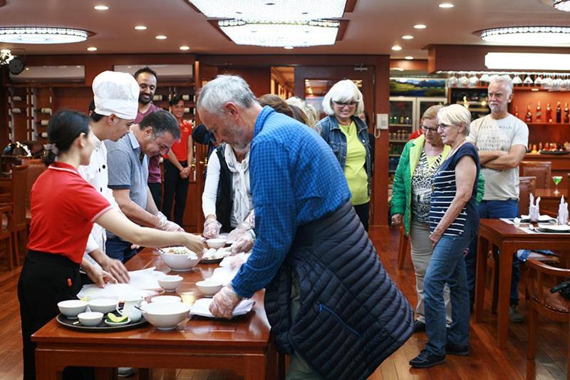 Discovery Travel Homestay 下龍 外观 照片